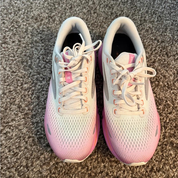 Women’s Brooks 15 - Picture 4 of 5